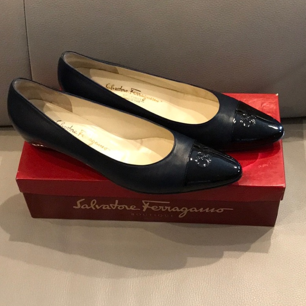 L Salvatore Ferragamo navy shoes with black patten toe